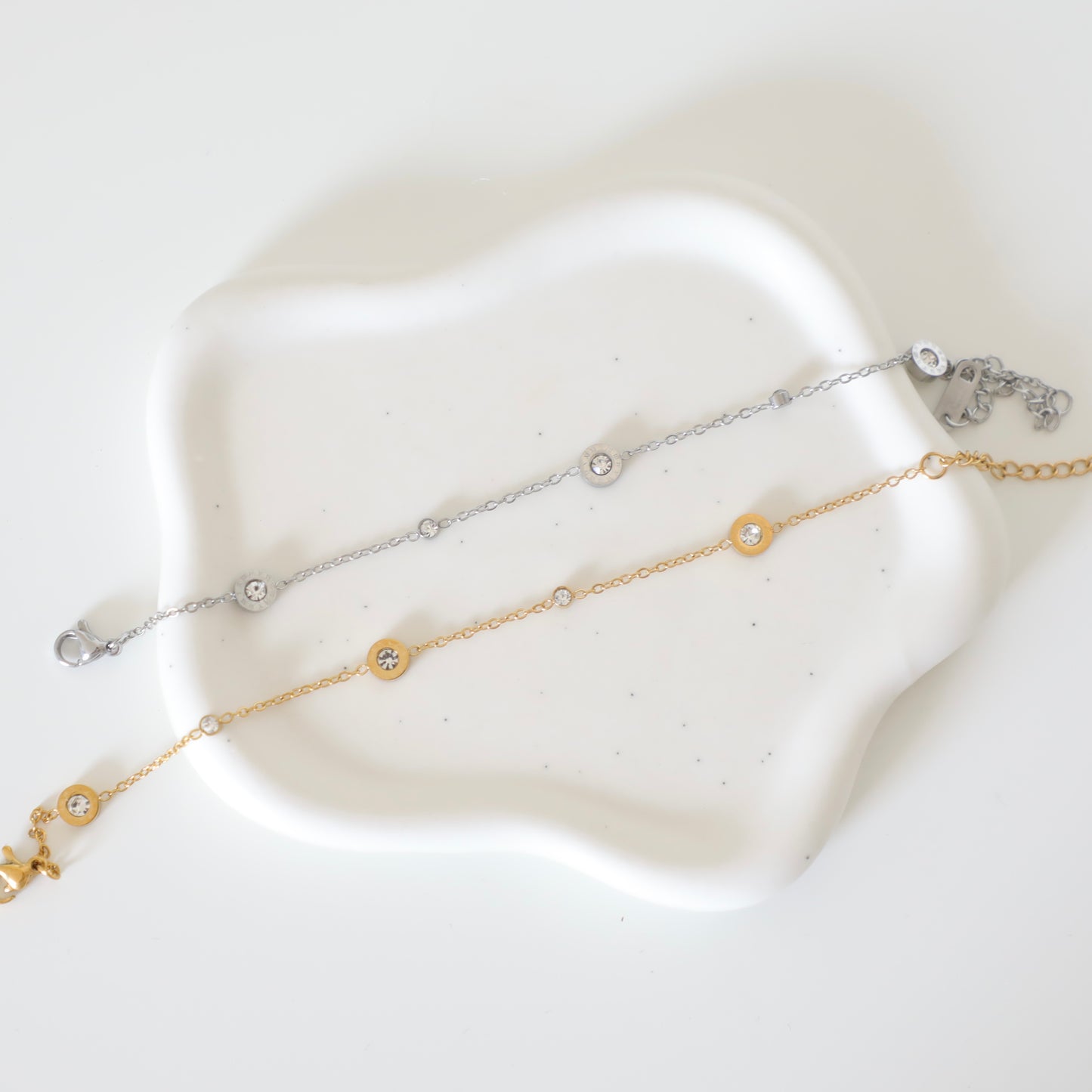 Minimal Charm Calista Bracelet