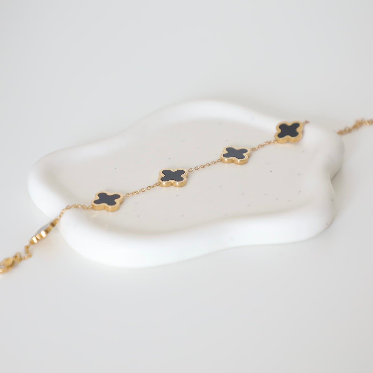 Classic Clover Pendant Iris Bracelet