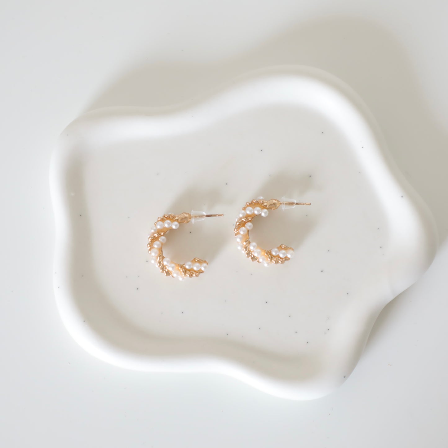 Chunky Pearl Half Hoop Rope Blair earrings