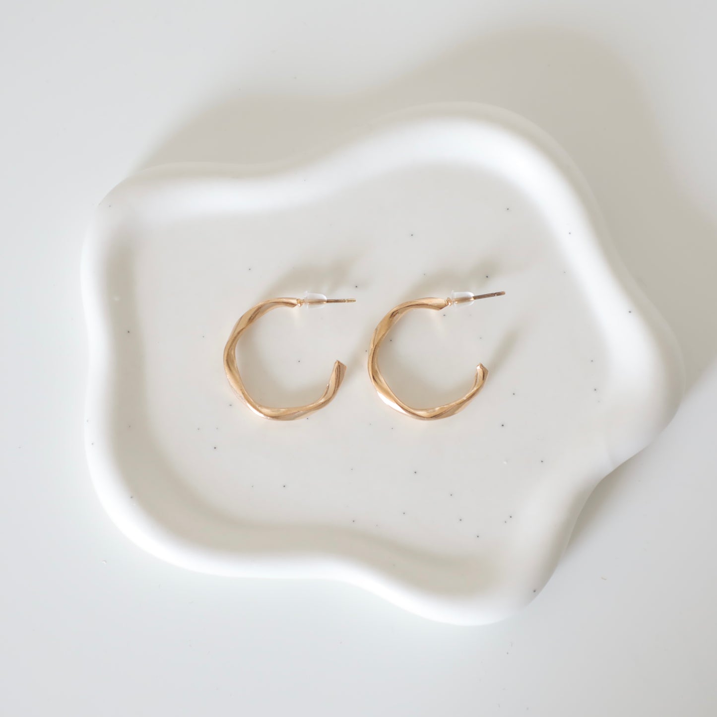 Classic Medium Thin Half Hoop Swirl Clara Earrings