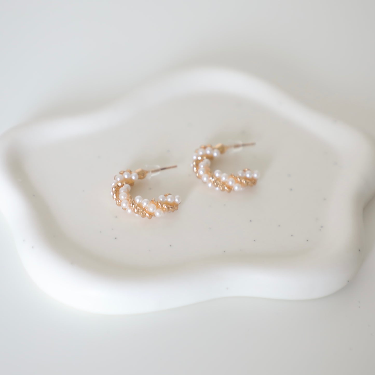 Chunky Pearl Half Hoop Rope Blair earrings