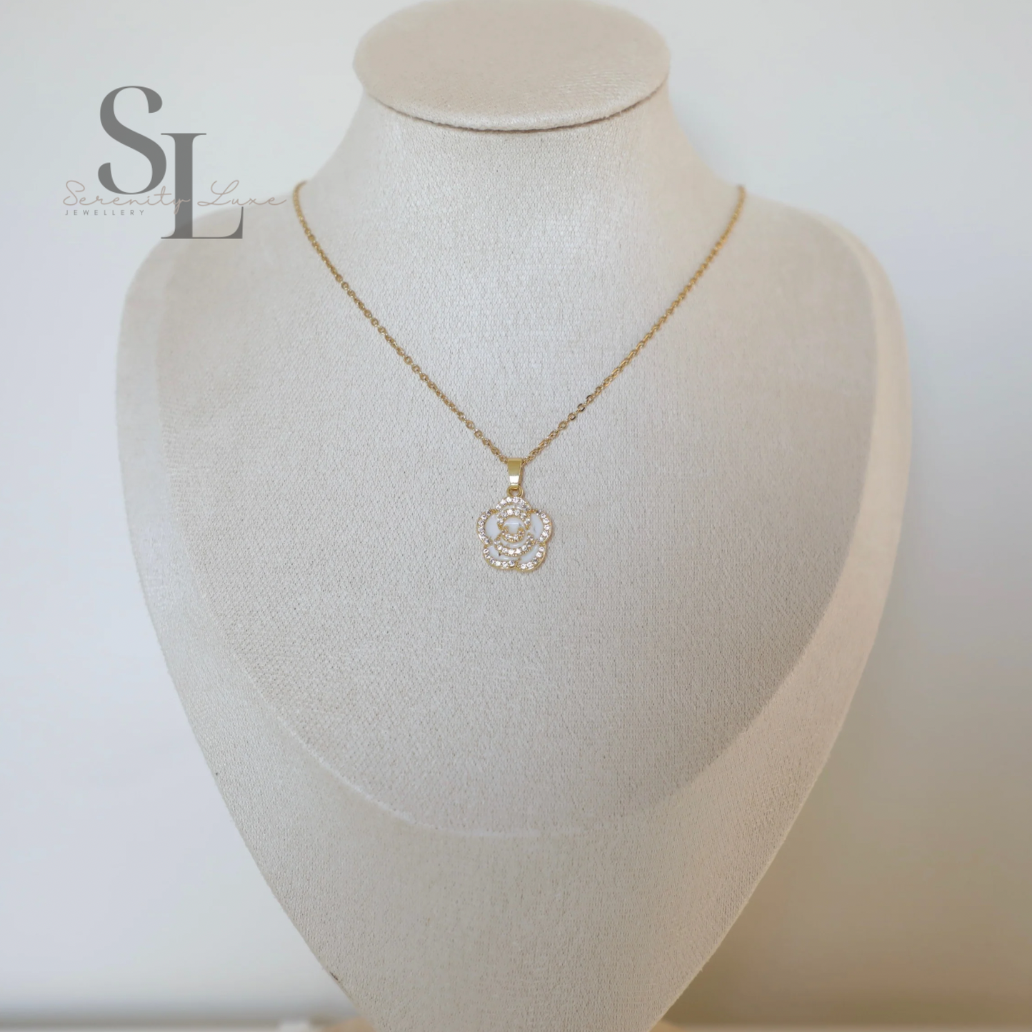 Rose Pendant Bloom Necklace