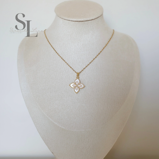 Four-Petal Pendant Lillie Necklace